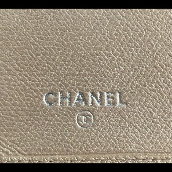 CHANEL CREAM LONG CC CAVIAR FLAP WALLET - Picture 7 of 14